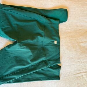 Vuori Green, Medium Leggings